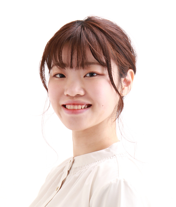 前 利佳
